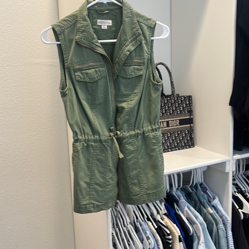 Green cargo vest with zipper and cinching waist